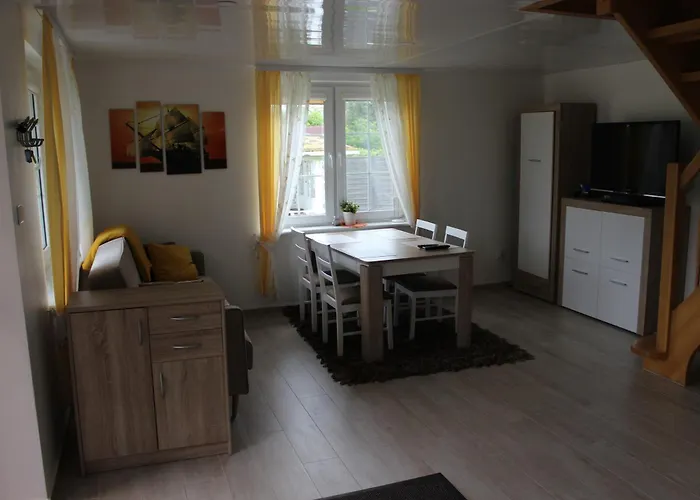 Dom Letniskowy - Do 10 Osób *